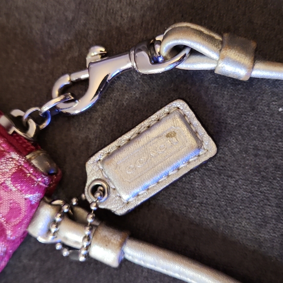 Coach Signature Wristlet, Metallic Raspberry Color - Picture 4 of 8